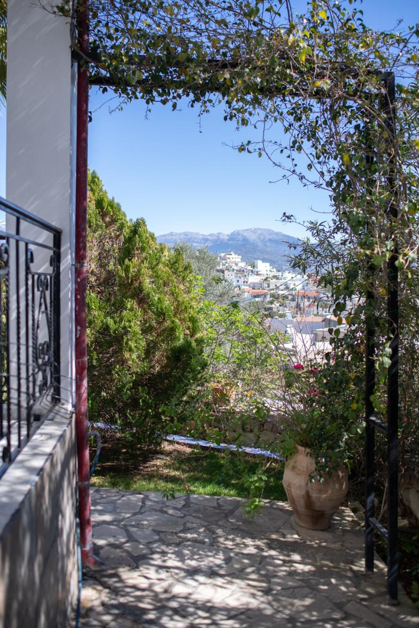 Korfes Apartments Kamilari Exterior photo