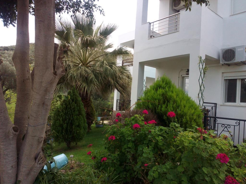 Korfes Apartments Kamilari Exterior photo